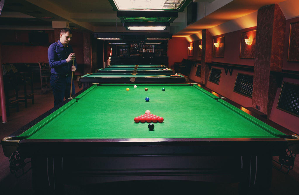 What Is the Difference Between a Snooker Table vs. a Pool Table? – Blatt Billiards